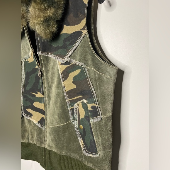 Wilsons Leather Suede Patchwork Camo Vest w/ Faux Fur Collar - Picture 4 of 12